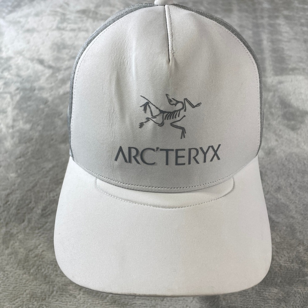 Arcteryx Trucker Hat  Cap Mens Light Gray Mesh Adjustable Snapback